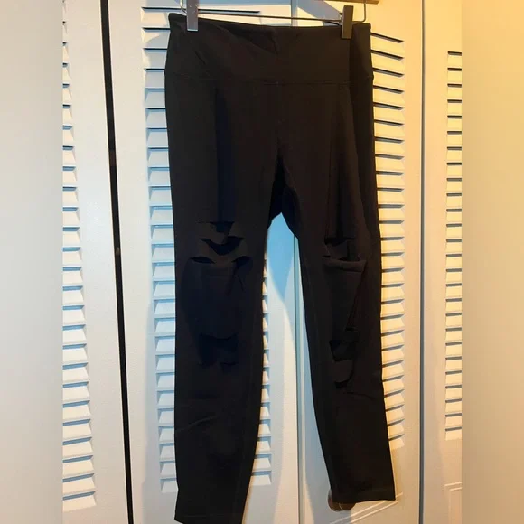 ZYIA black slash hi-rise legging - Picture 6 of 7